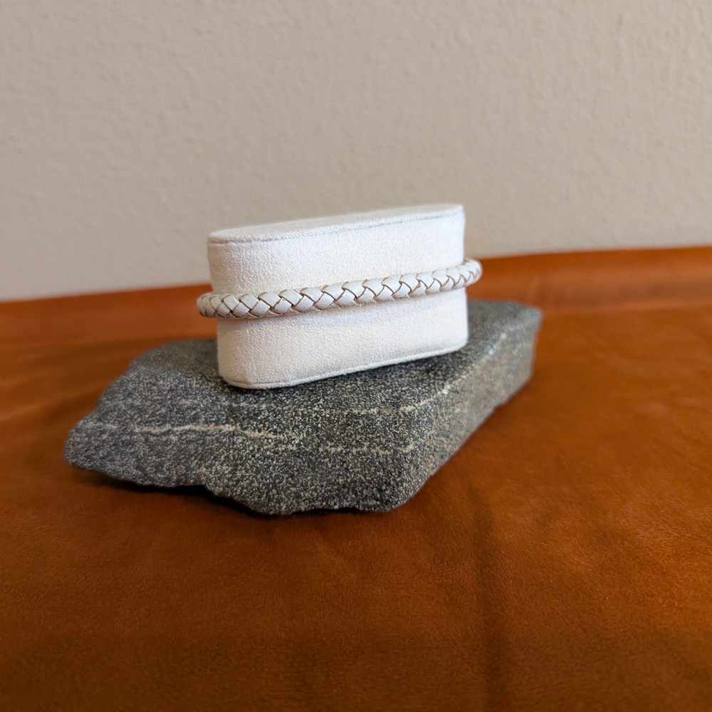 Unisex Leather Braided Bracelet With Magnetic Closure